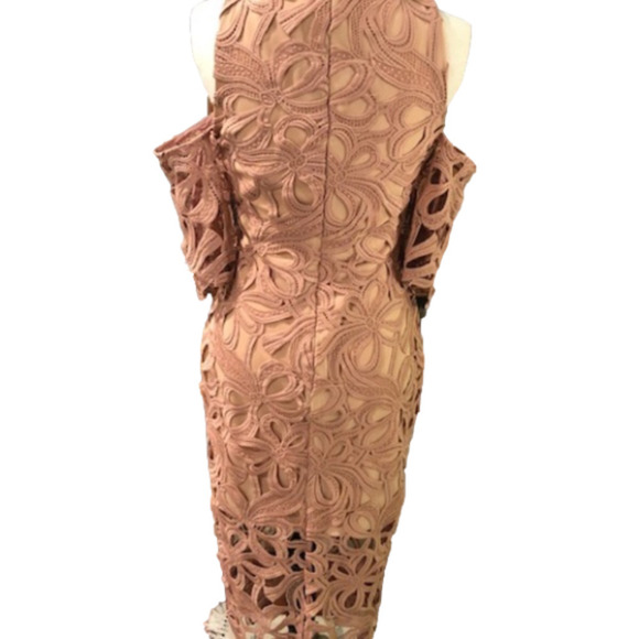 NWOT REVOLVE ELLIATT Chalk Pink Cold-Shoulder Sight Lace Dress, Sz Medium - Picture 8 of 11